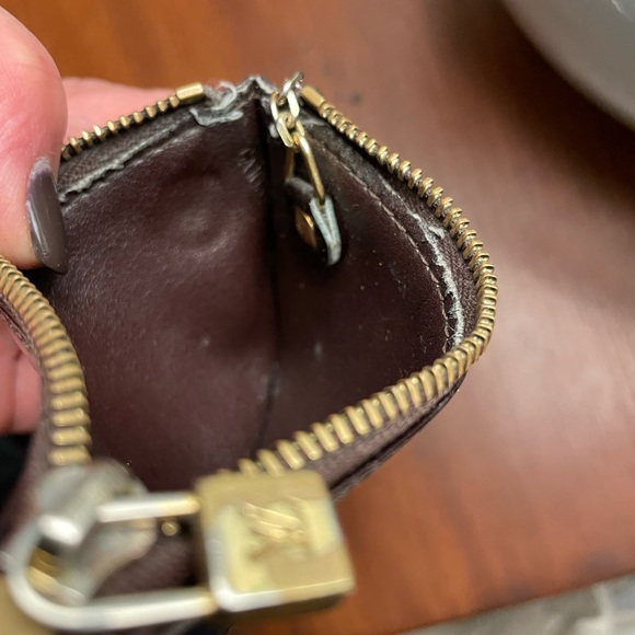 Authentic Louis Vuitton Amarante Key Pouch - Picture 5 of 8